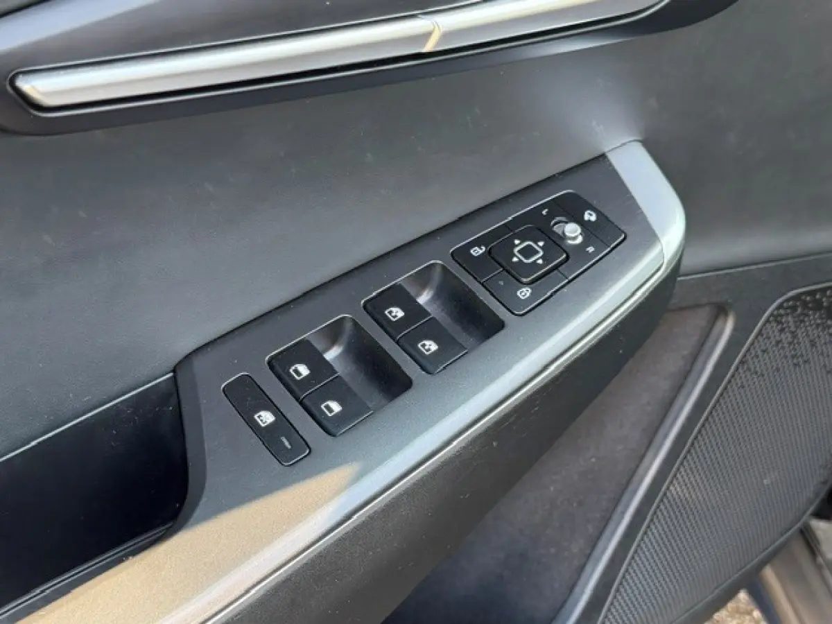 Plus 77.4 kWh Trekhaak Navi Keyless LED Nieuwstaat!!