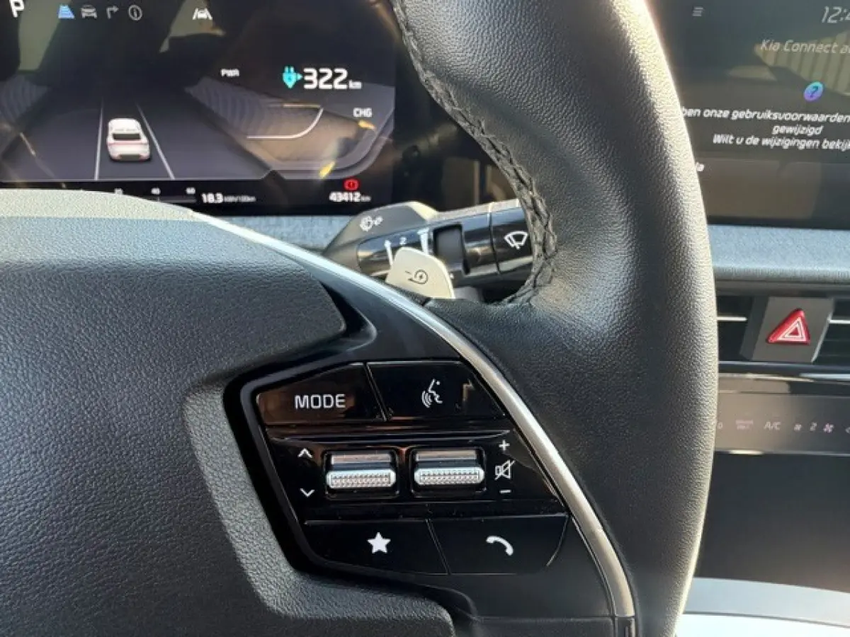 Plus 77.4 kWh Trekhaak Navi Keyless LED Nieuwstaat!!