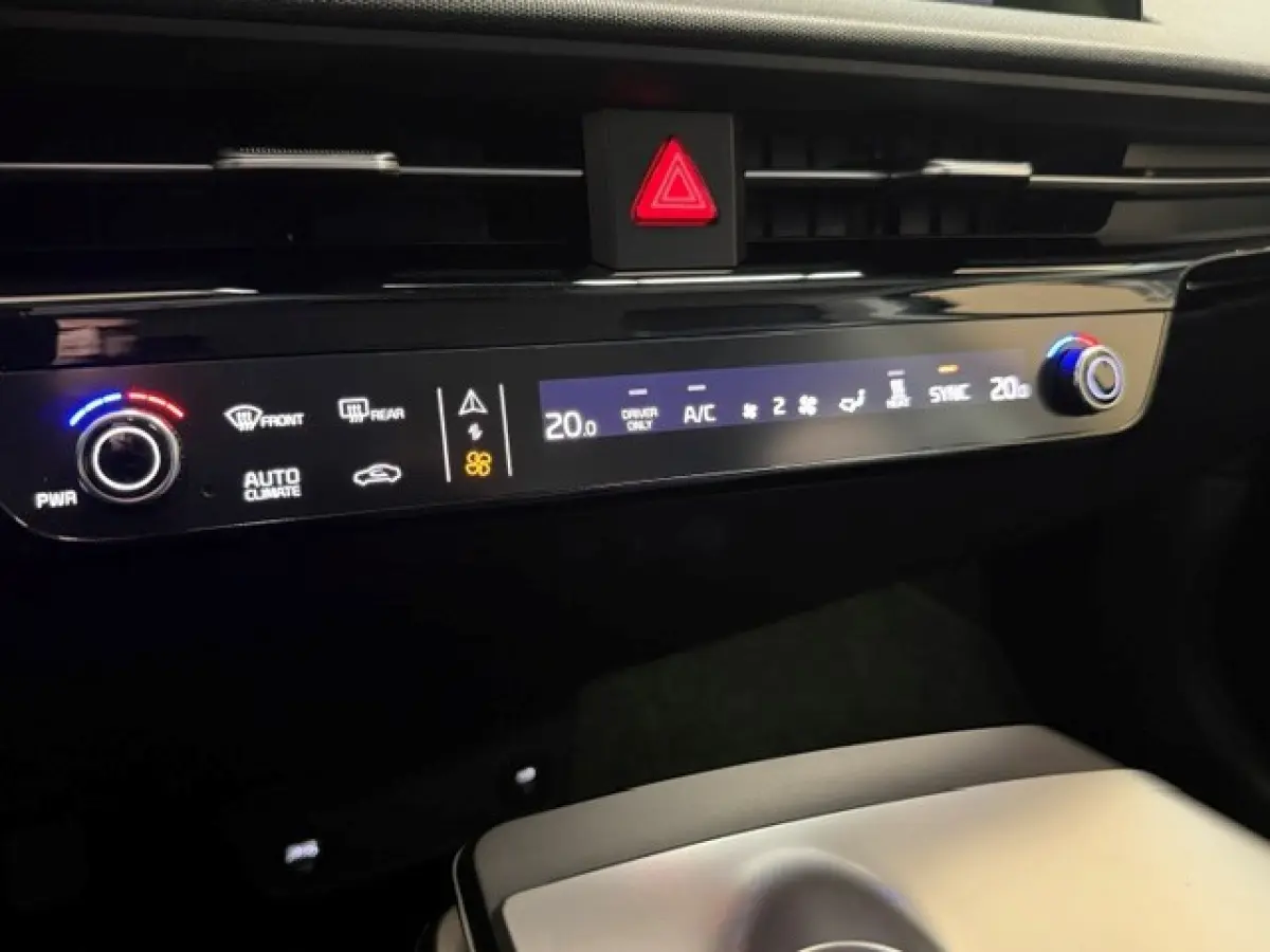 Plus 77.4 kWh Trekhaak Navi Keyless LED Nieuwstaat!!