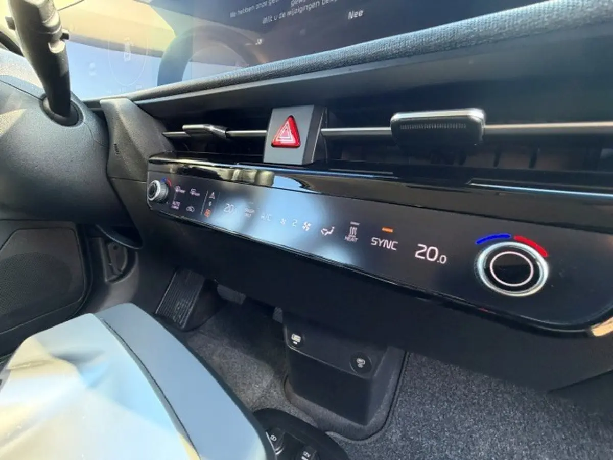 Plus 77.4 kWh Trekhaak Navi Keyless LED Nieuwstaat!!