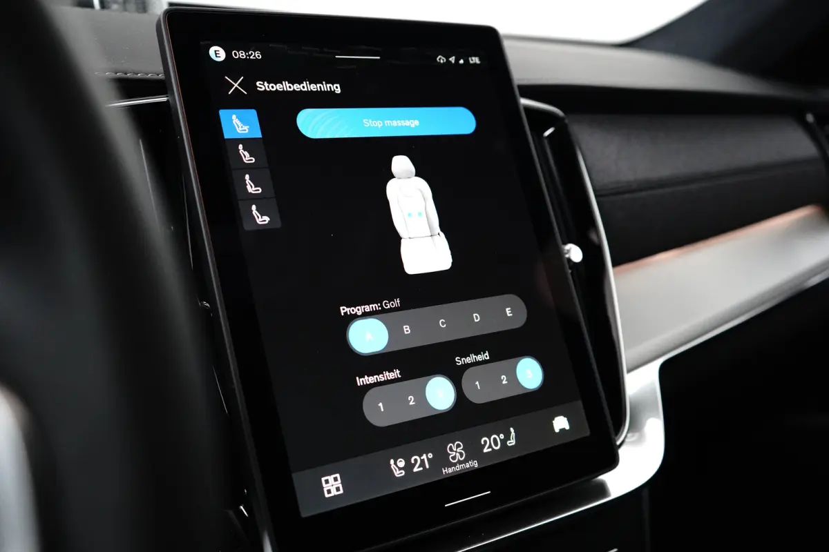 2.0 T8 Plug-in hybrid AWD Ultra Black Edition | Luchtvering | Trekhaak | Bowers&Wilkins | Massage/ventilatie | 22" Velgen