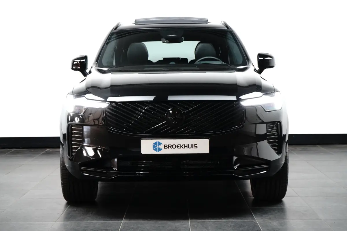 2.0 T8 Plug-in hybrid AWD Ultra Black Edition | Luchtvering | Trekhaak | Bowers&Wilkins | Massage/ventilatie | 22" Velgen