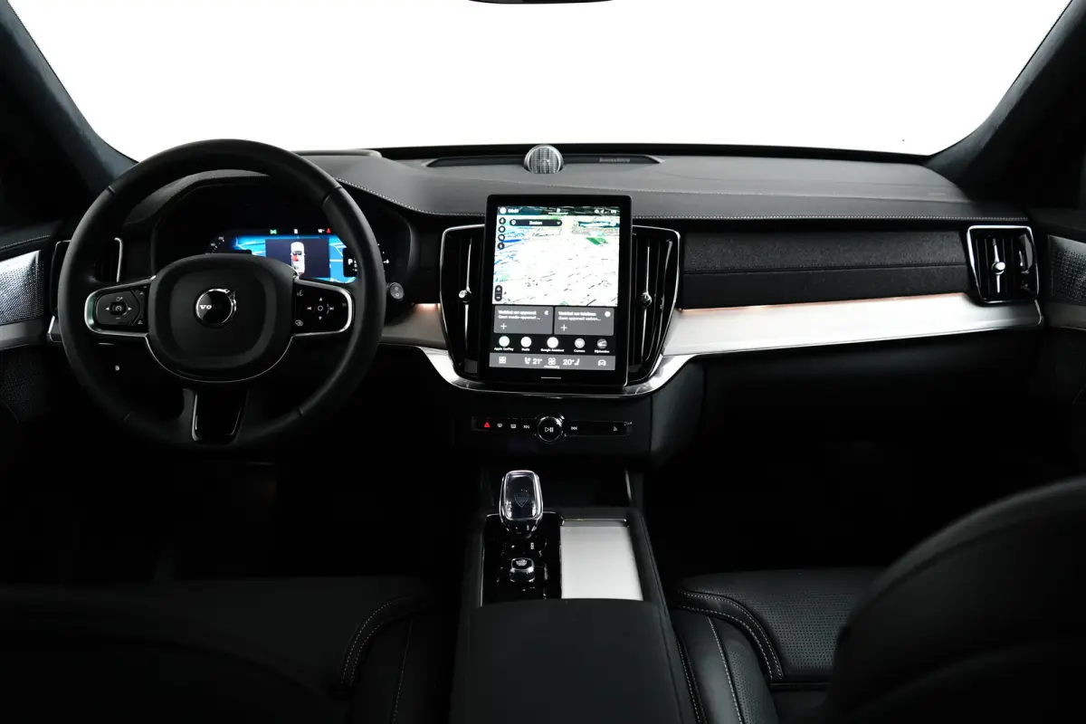 2.0 T8 Plug-in hybrid AWD Ultra Black Edition | Luchtvering | Trekhaak | Bowers&Wilkins | Massage/ventilatie | 22" Velgen
