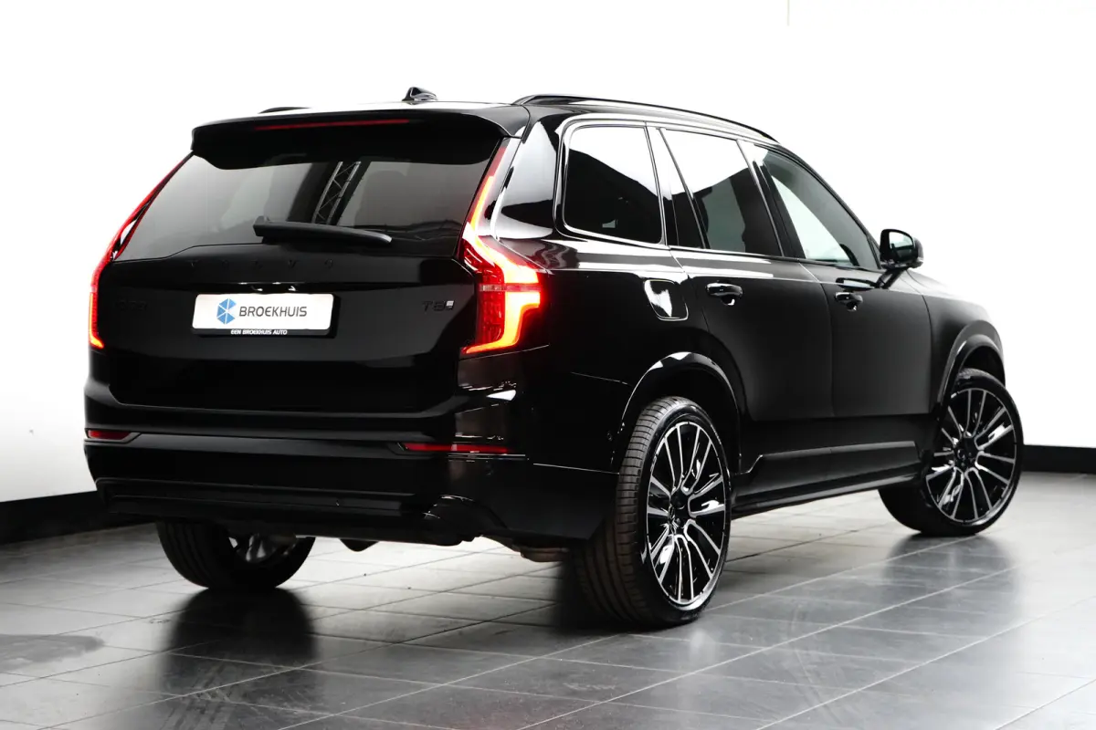 2.0 T8 Plug-in hybrid AWD Ultra Black Edition | Luchtvering | Trekhaak | Bowers&Wilkins | Massage/ventilatie | 22" Velgen