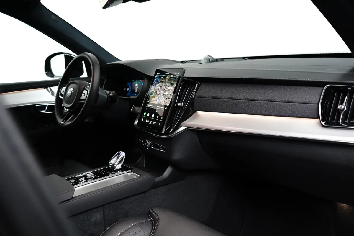 2.0 T8 Plug-in hybrid AWD Ultra Black Edition | Luchtvering | Trekhaak | Bowers&Wilkins | Massage/ventilatie | 22" Velgen