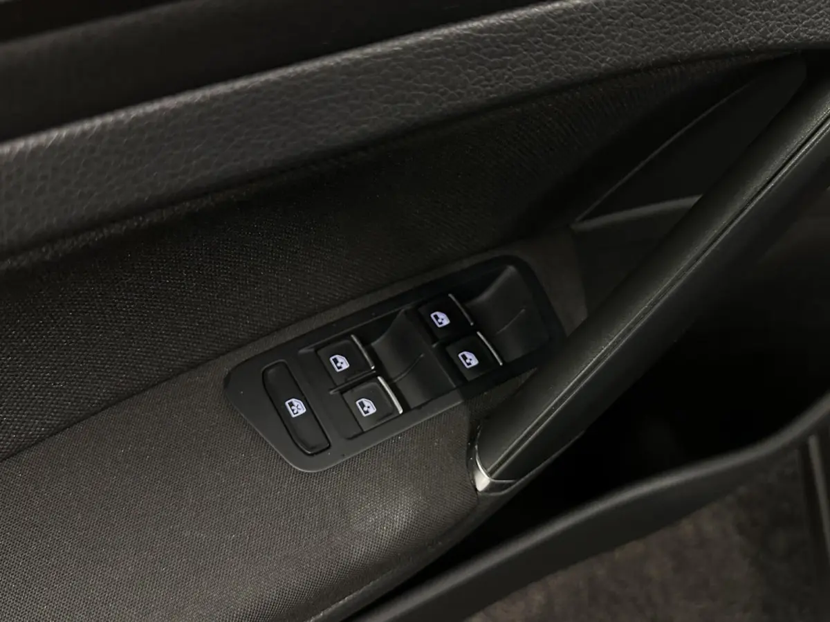 2.0 TSI 7.5 GTI PANO CARPLAY NAVI TREKHAAK.