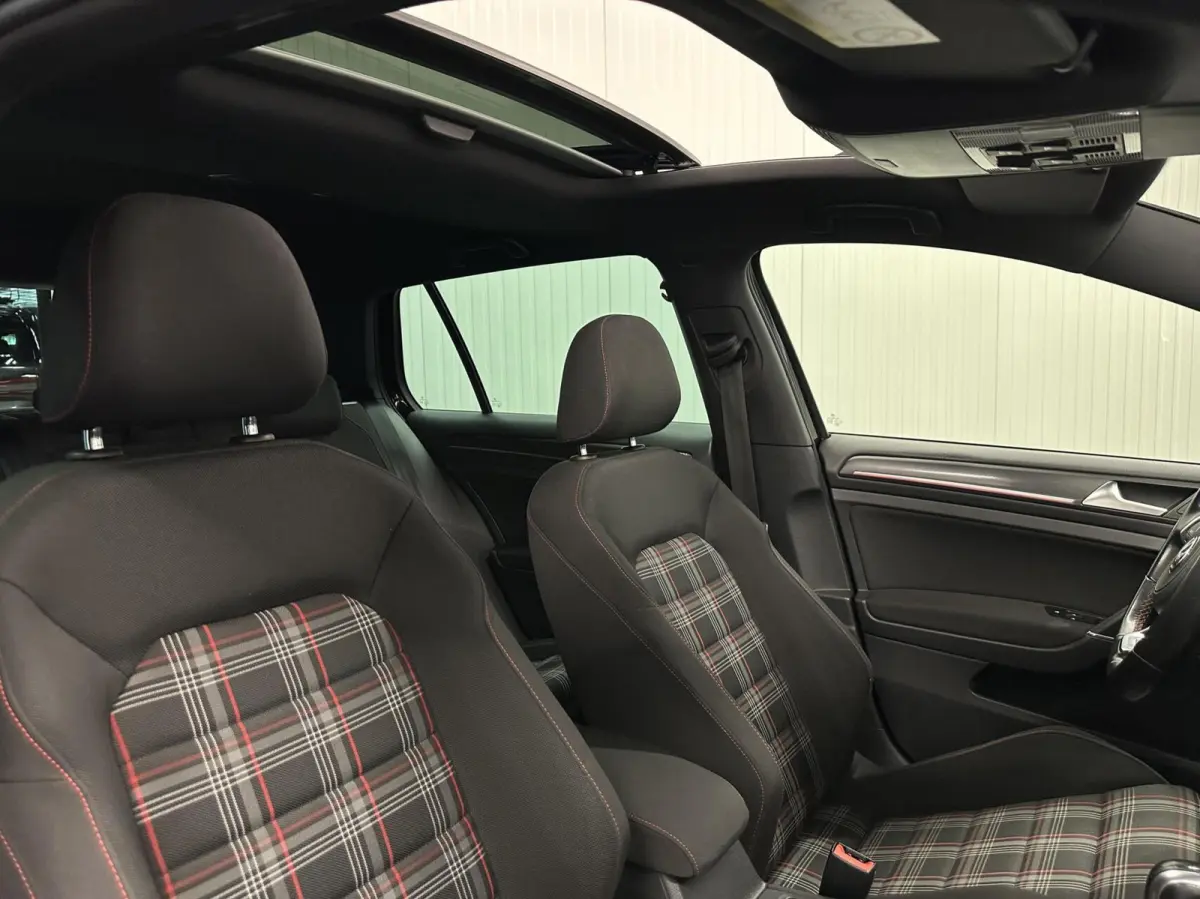 2.0 TSI 7.5 GTI PANO CARPLAY NAVI TREKHAAK.