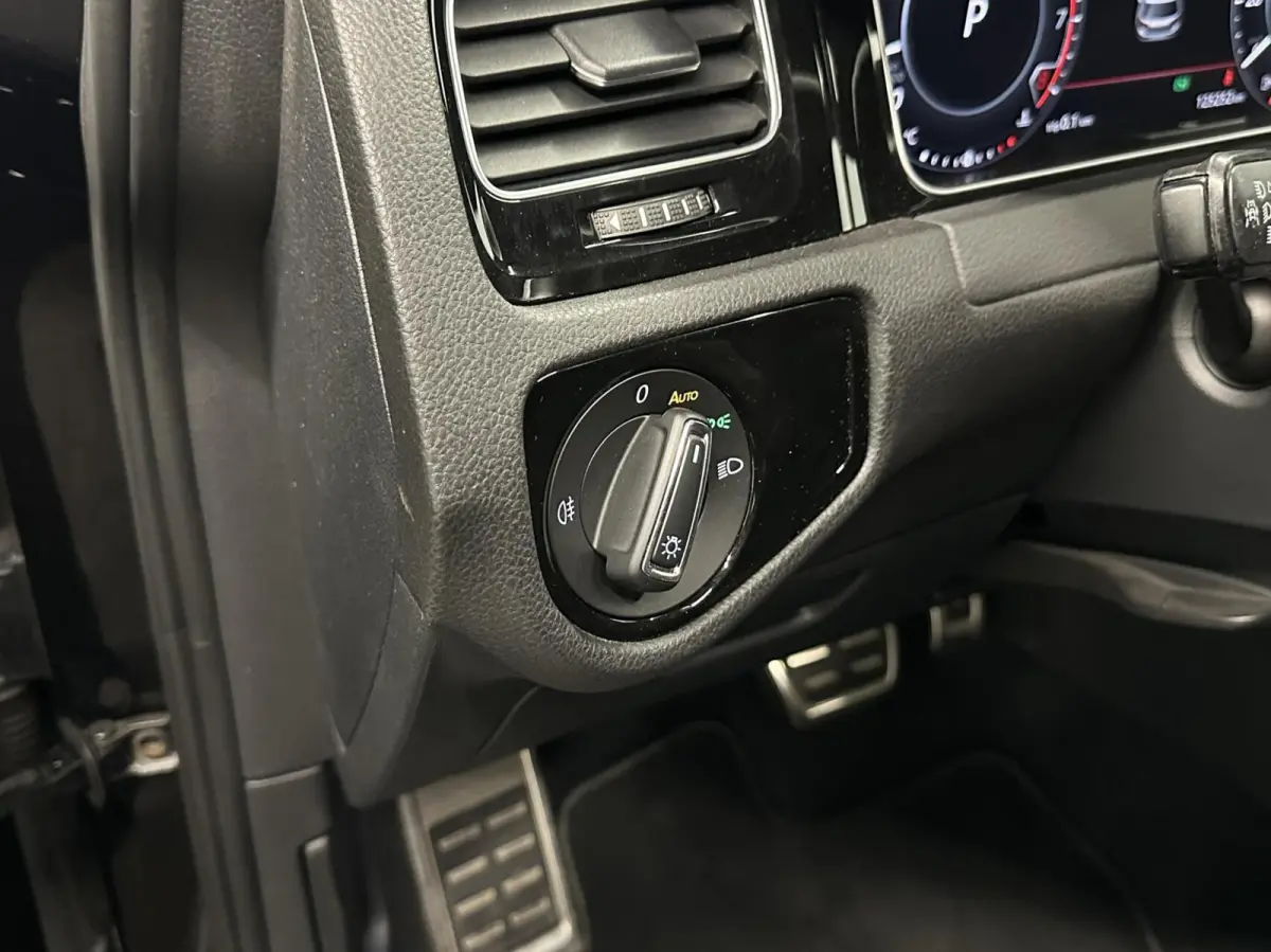 2.0 TSI 7.5 GTI PANO CARPLAY NAVI TREKHAAK.