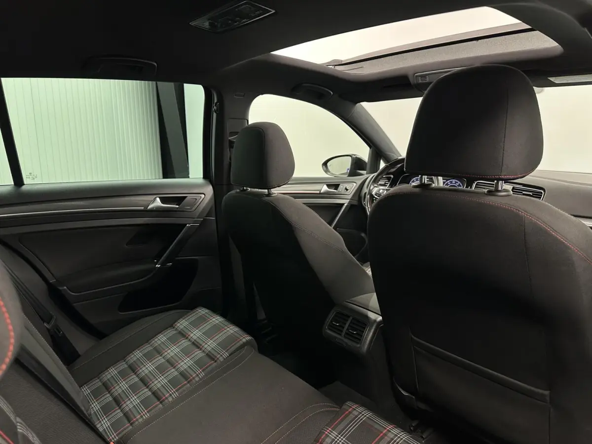 2.0 TSI 7.5 GTI PANO CARPLAY NAVI TREKHAAK.