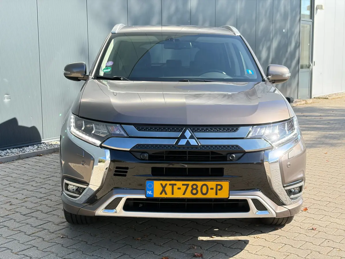 225pk PHEV Intense+ Automaat | Trekhaak 1500 kg geremd | Elektrisch glazen schuif-/kanteldak | Airco | Bluetooth | Automaat | Voorstoelen verwarmd | Achteruitrijcamera | Bluetooth | Cruise c