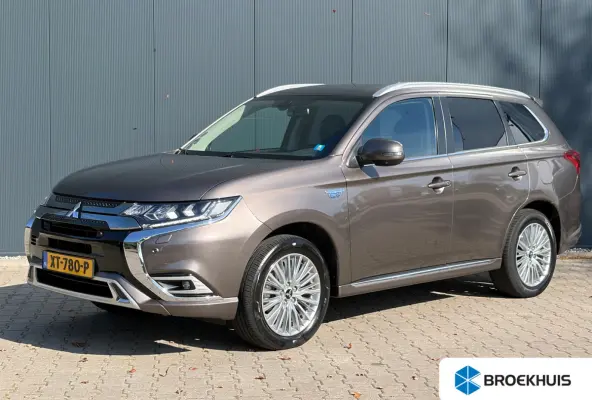 225pk PHEV Intense+ Automaat | Trekhaak 1500 kg geremd | Elektrisch glazen schuif-/kanteldak | Airco | Bluetooth | Automaat | Voorstoelen verwarmd | Achteruitrijcamera | Bluetooth | Cruise c