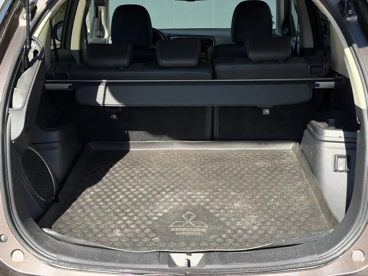 225pk PHEV Intense+ Automaat | Trekhaak 1500 kg geremd | Elektrisch glazen schuif-/kanteldak | Airco | Bluetooth | Automaat | Voorstoelen verwarmd | Achteruitrijcamera | Bluetooth | Cruise c