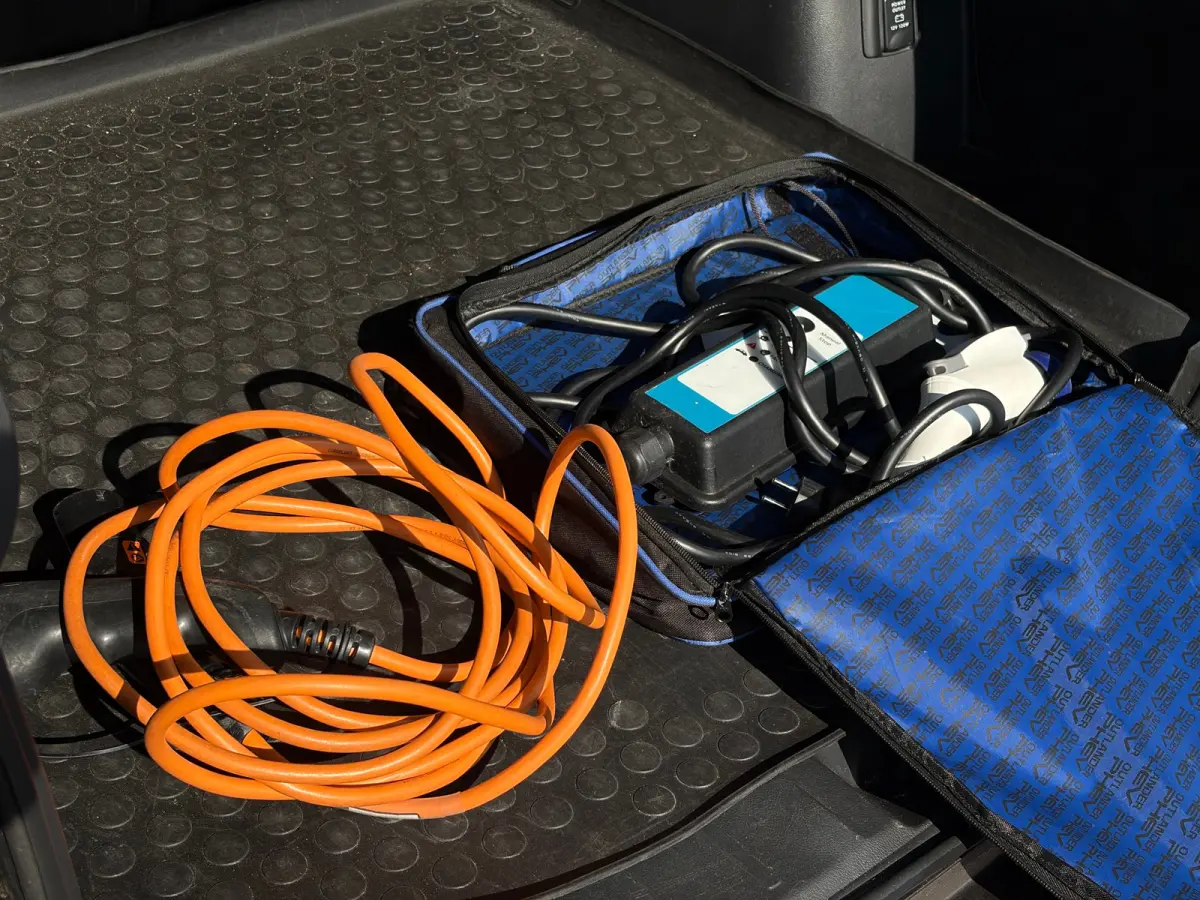 225pk PHEV Intense+ Automaat | Trekhaak 1500 kg geremd | Elektrisch glazen schuif-/kanteldak | Airco | Bluetooth | Automaat | Voorstoelen verwarmd | Achteruitrijcamera | Bluetooth | Cruise c