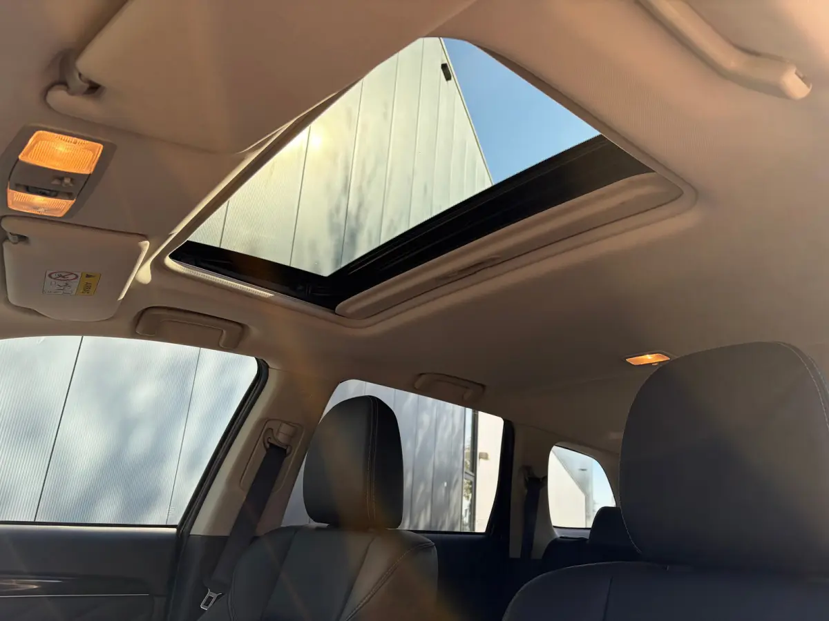 225pk PHEV Intense+ Automaat | Trekhaak 1500 kg geremd | Elektrisch glazen schuif-/kanteldak | Airco | Bluetooth | Automaat | Voorstoelen verwarmd | Achteruitrijcamera | Bluetooth | Cruise c