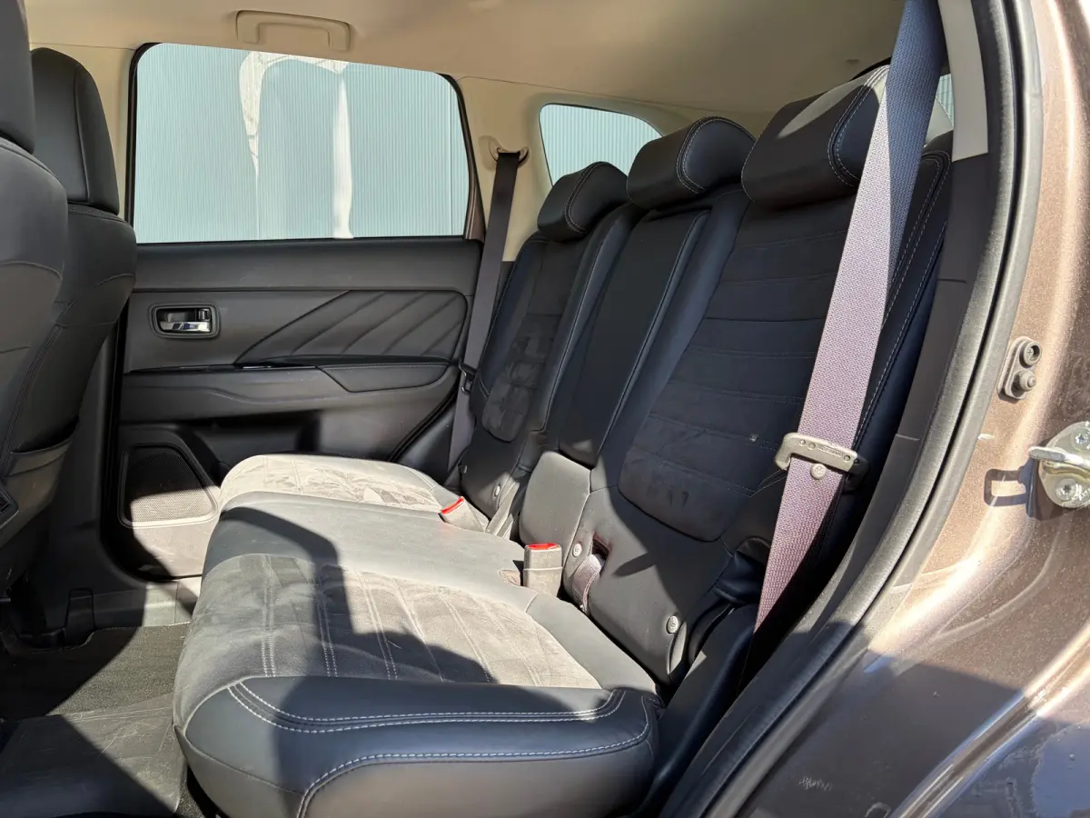 225pk PHEV Intense+ Automaat | Trekhaak 1500 kg geremd | Elektrisch glazen schuif-/kanteldak | Airco | Bluetooth | Automaat | Voorstoelen verwarmd | Achteruitrijcamera | Bluetooth | Cruise c