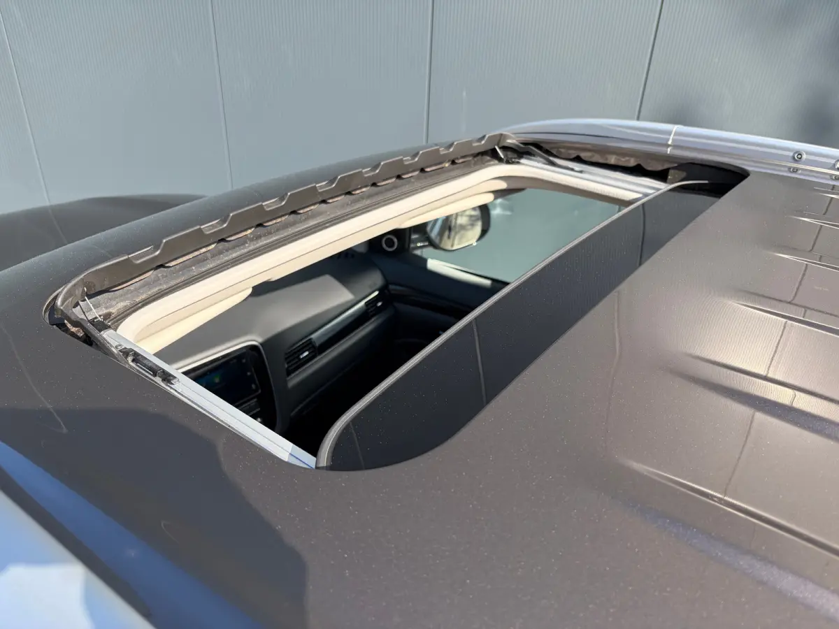 225pk PHEV Intense+ Automaat | Trekhaak 1500 kg geremd | Elektrisch glazen schuif-/kanteldak | Airco | Bluetooth | Automaat | Voorstoelen verwarmd | Achteruitrijcamera | Bluetooth | Cruise c