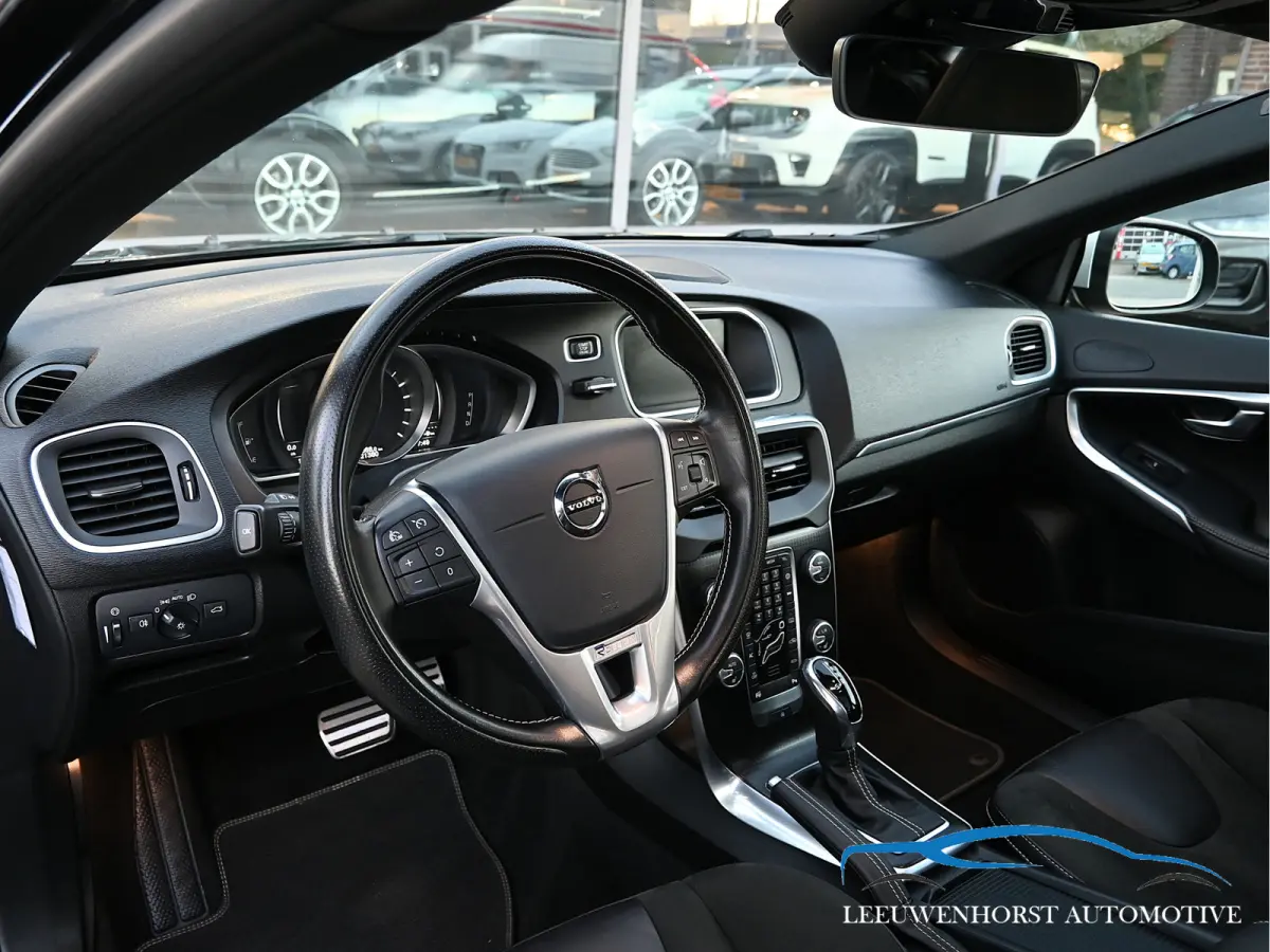 1.5 T3 Polar+ Sport, DAB, leer, stoelverw., keyless, panodak, NL-dealerauto