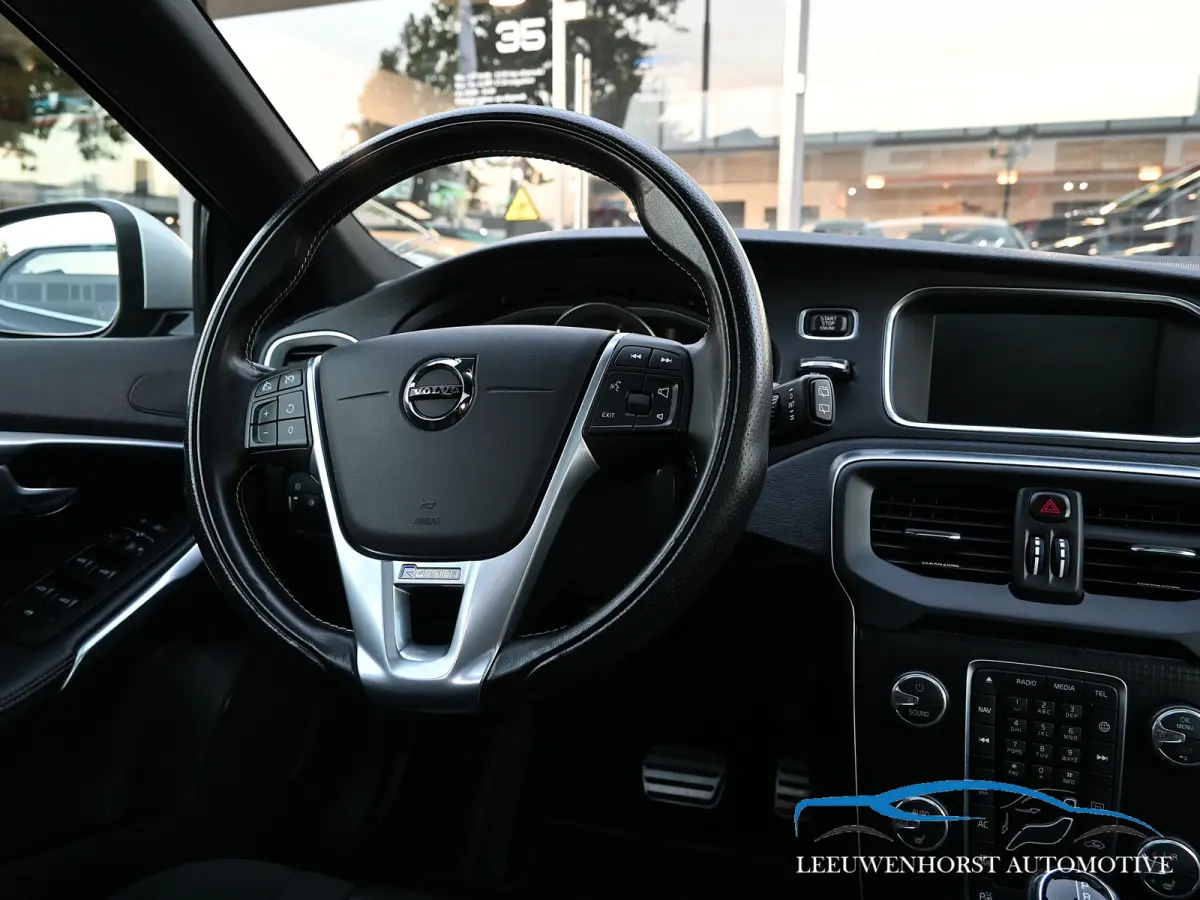 1.5 T3 Polar+ Sport, DAB, leer, stoelverw., keyless, panodak, NL-dealerauto