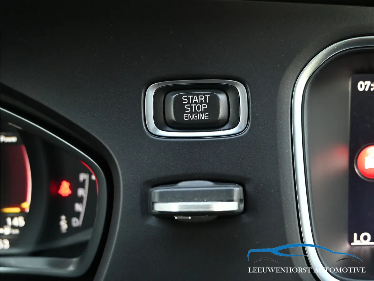 1.5 T3 Polar+ Sport, DAB, leer, stoelverw., keyless, panodak, NL-dealerauto
