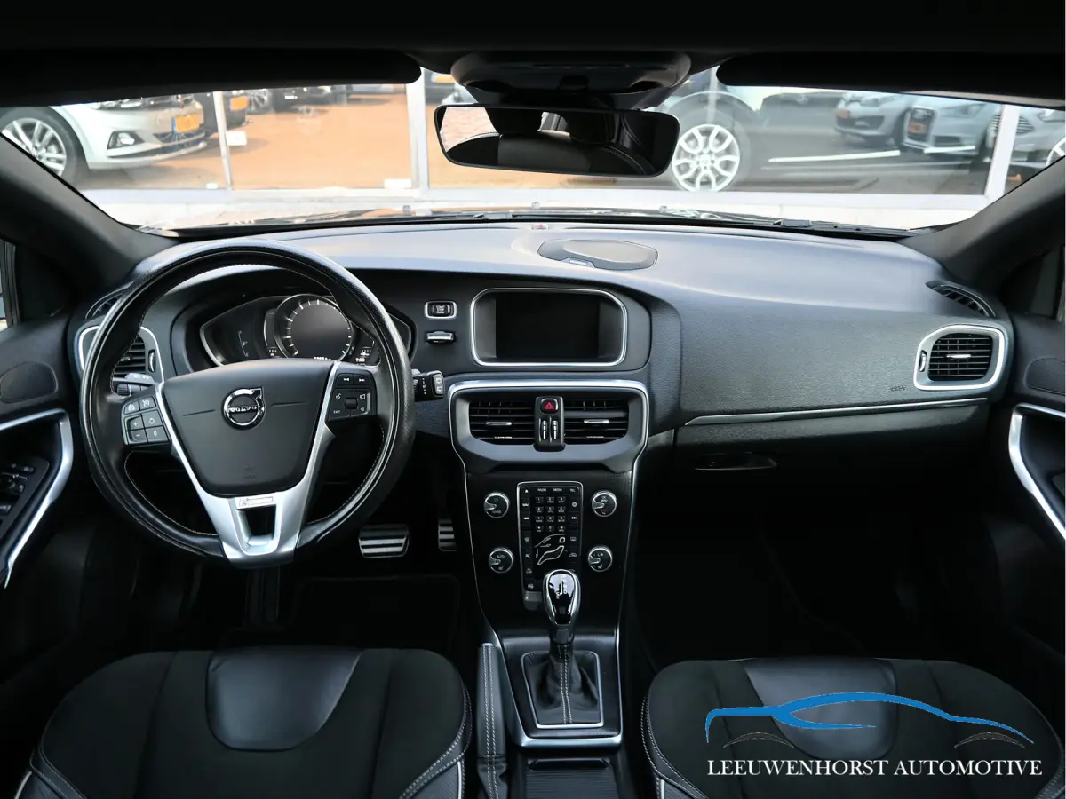 1.5 T3 Polar+ Sport, DAB, leer, stoelverw., keyless, panodak, NL-dealerauto