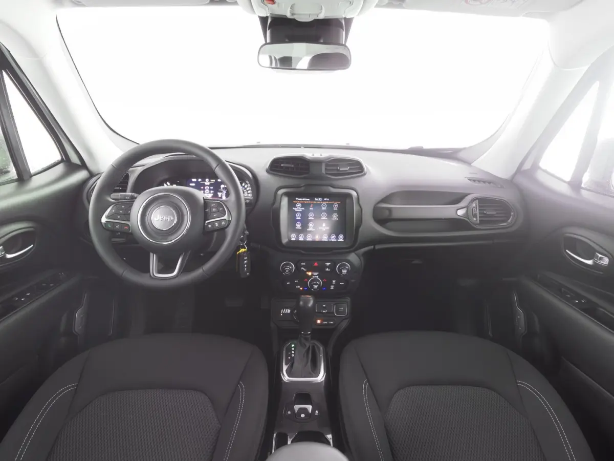 4xe 190 Plug-in Hybrid Electric Limited | NAVI | CARPLAY | VELGEN !