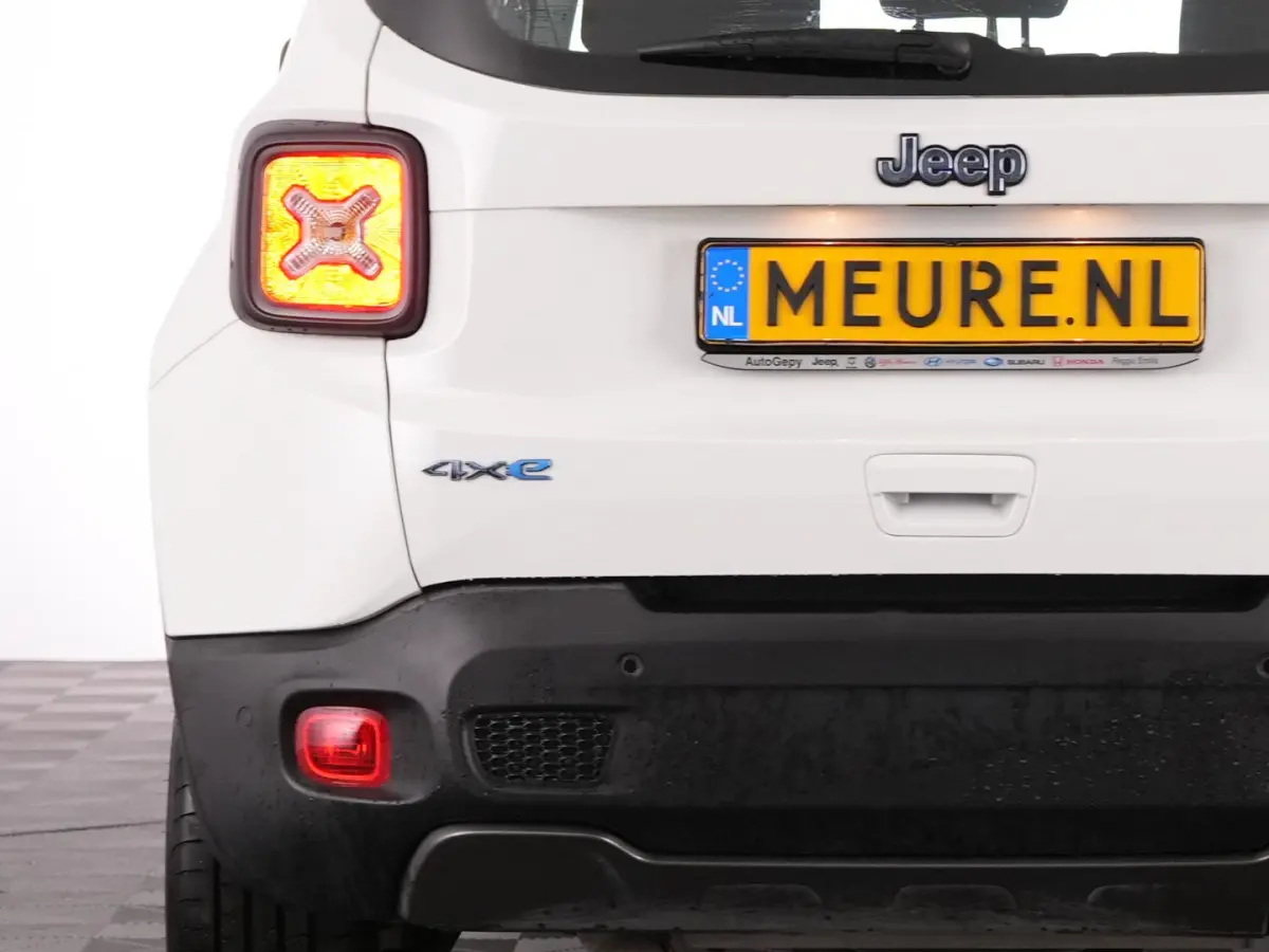 4xe 190 Plug-in Hybrid Electric Limited | NAVI | CARPLAY | VELGEN !