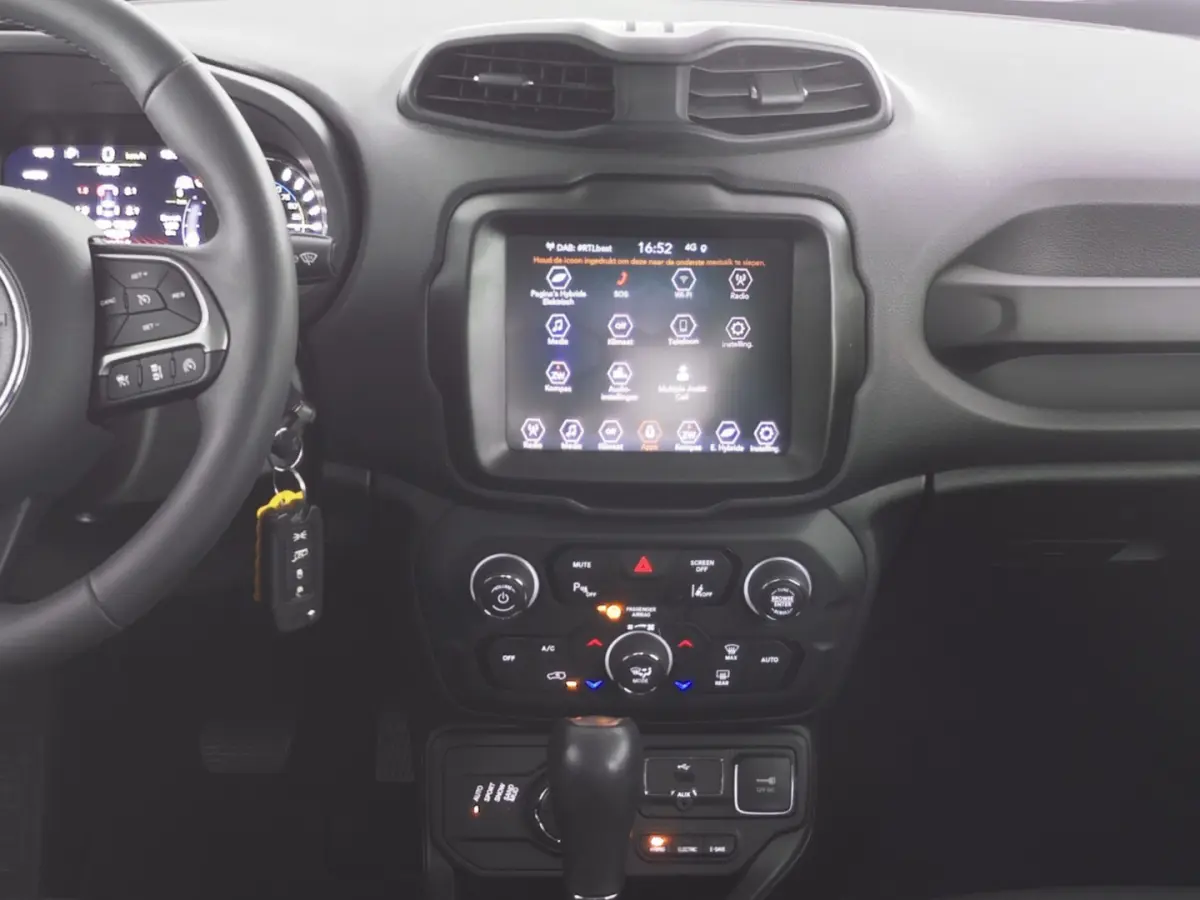 4xe 190 Plug-in Hybrid Electric Limited | NAVI | CARPLAY | VELGEN !