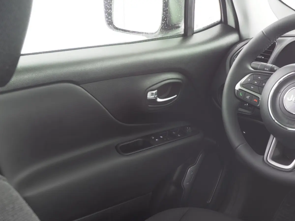 4xe 190 Plug-in Hybrid Electric Limited | NAVI | CARPLAY | VELGEN !