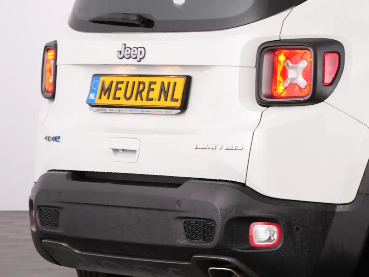 4xe 190 Plug-in Hybrid Electric Limited | NAVI | CARPLAY | VELGEN !