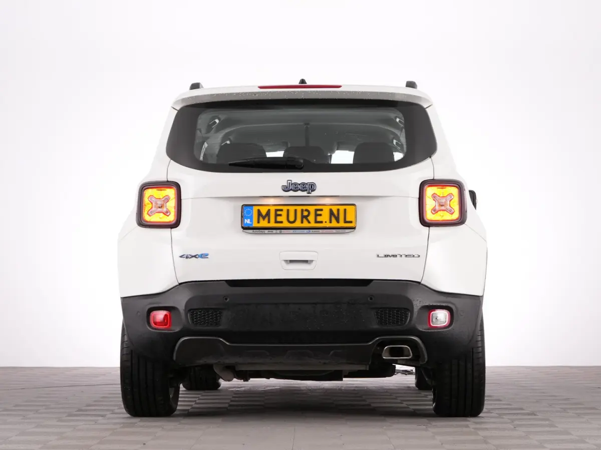 4xe 190 Plug-in Hybrid Electric Limited | NAVI | CARPLAY | VELGEN !
