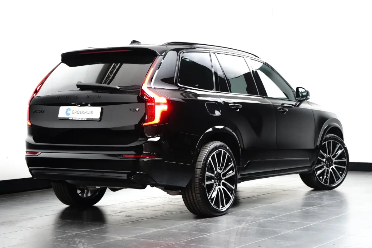2.0 T8 Plug-in hybrid AWD Ultra Black Edition | Luchtvering | Bowers&Wilkins | Trekhaak | Massage/ventilatie | 22" Velgen