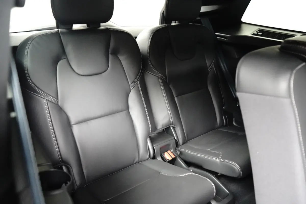2.0 T8 Plug-in hybrid AWD Ultra Black Edition | Luchtvering | Bowers&Wilkins | Trekhaak | Massage/ventilatie | 22" Velgen