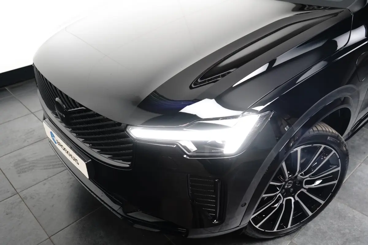 2.0 T8 Plug-in hybrid AWD Ultra Black Edition | Luchtvering | Bowers&Wilkins | Trekhaak | Massage/ventilatie | 22" Velgen