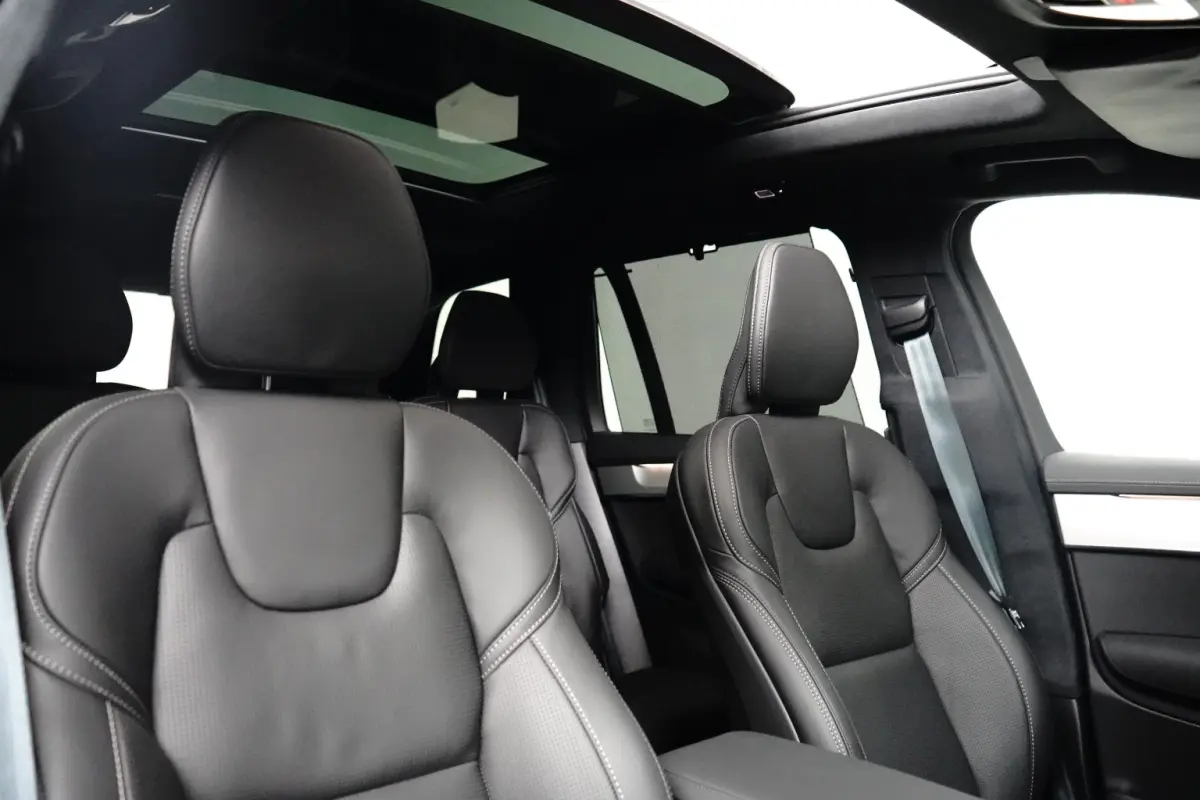 2.0 T8 Plug-in hybrid AWD Ultra Black Edition | Luchtvering | Bowers&Wilkins | Trekhaak | Massage/ventilatie | 22" Velgen