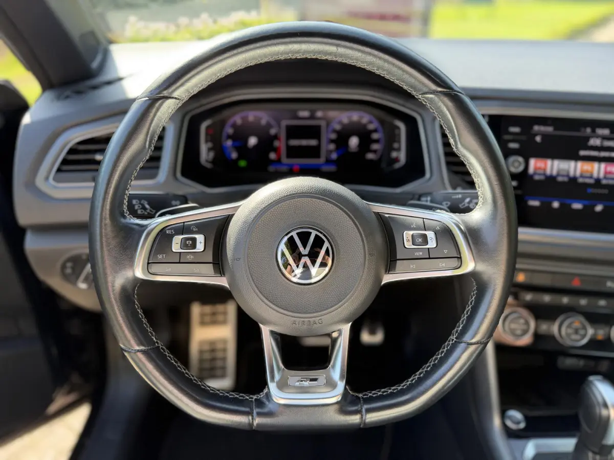 1.5 TSI R-Line | Camera | Keyless | Bliss | Virtual Cockpit |