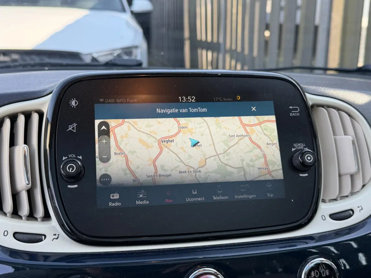1.2 Lounge | Panoramadak | Navigatie | Parkeersensoren | DAB | Lichtmetalen Velgen |