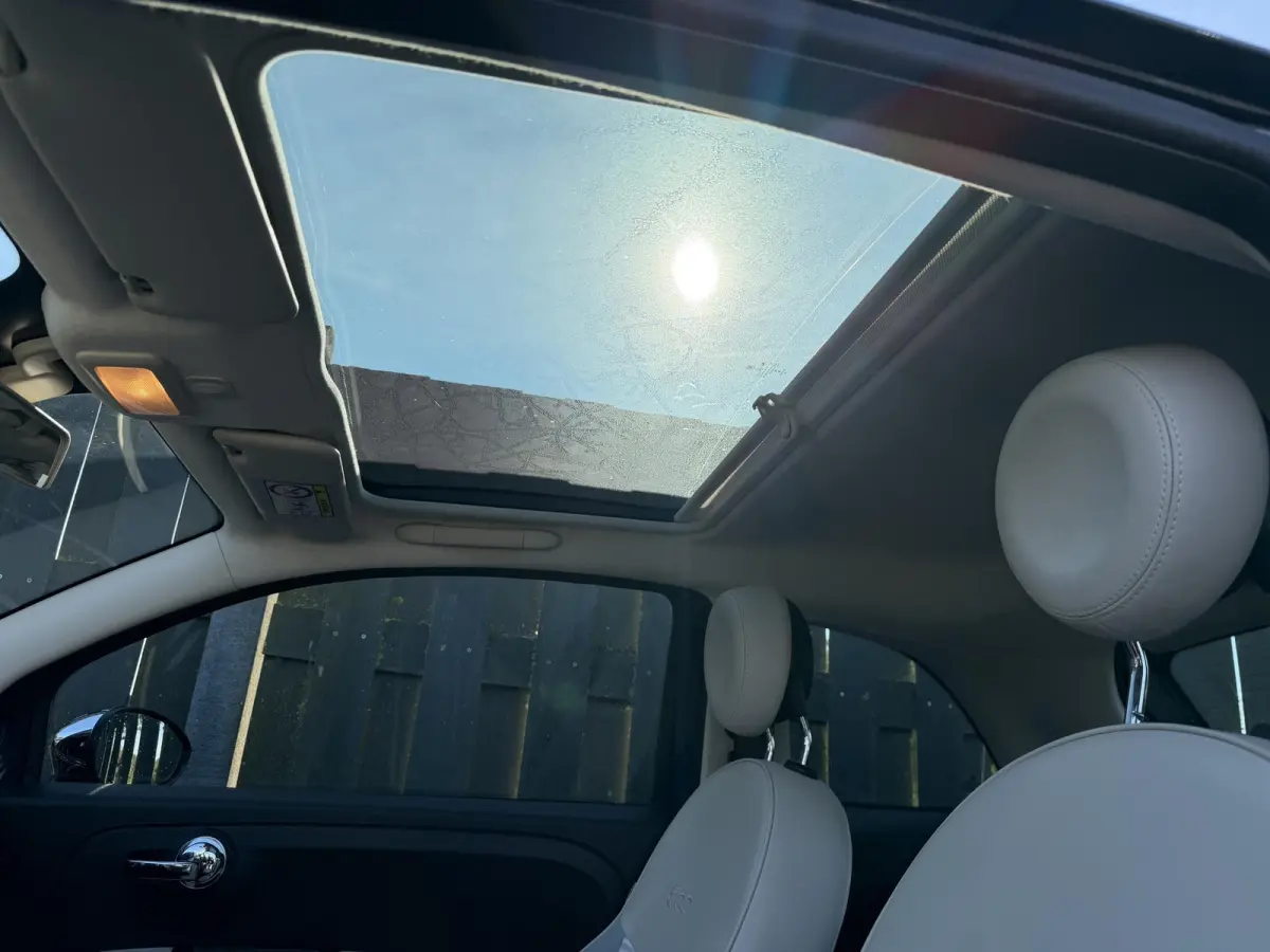 1.2 Lounge | Panoramadak | Navigatie | Parkeersensoren | DAB | Lichtmetalen Velgen |