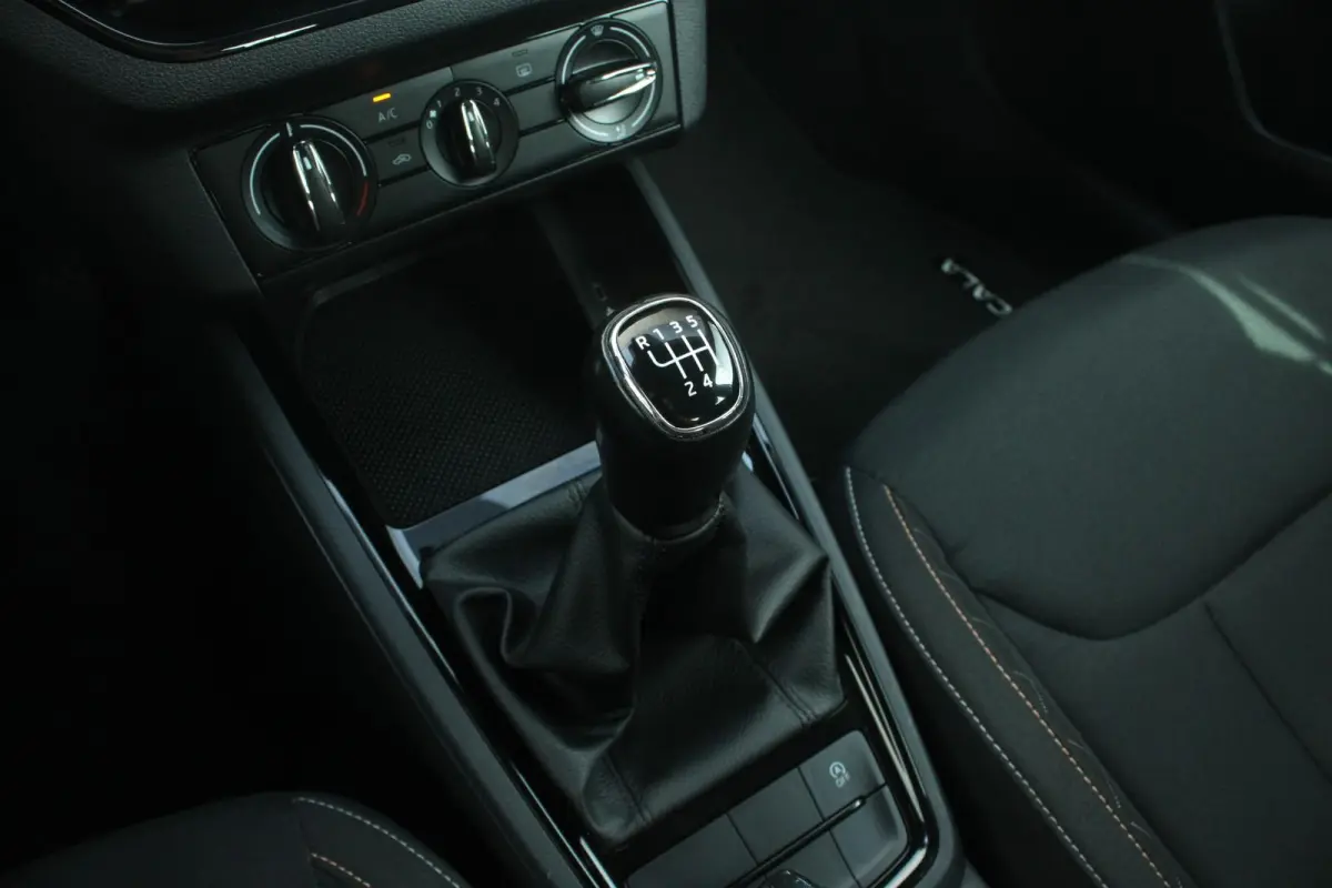 1.0 TSI 110pk Ambition | Cruise Control | Airco | Apple CarPlay / Android Auto | DAB+