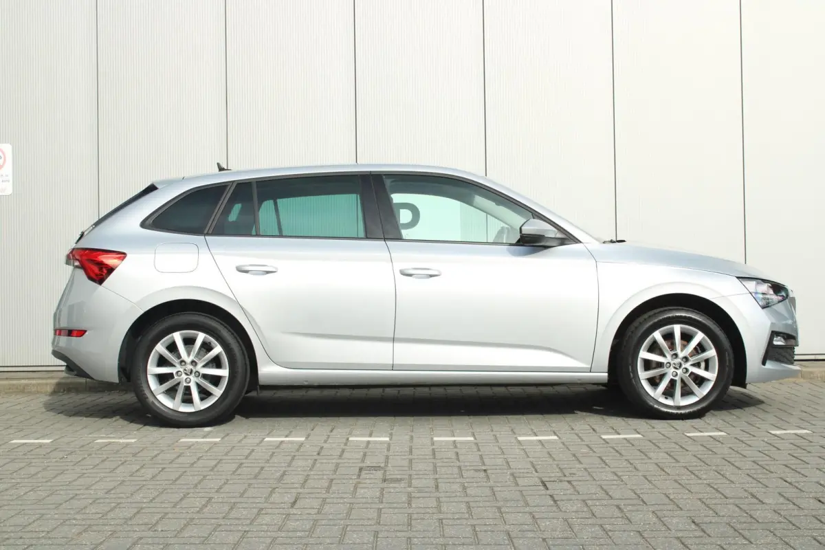 1.0 TSI 110pk Ambition | Cruise Control | Airco | Apple CarPlay / Android Auto | DAB+