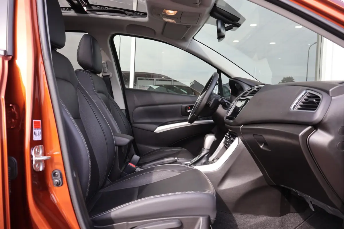 1.0 Boosterjet 112pk High Executive | Trekhaak | Leder | Camera | Panoramadak | Adaptive Cruise