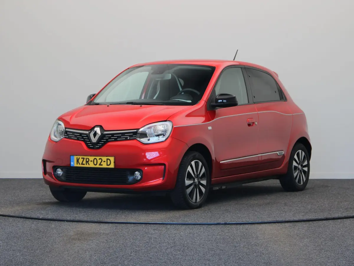 Z.E. R80 Techno | 89% SOH | Stoelverwarming | Navigatiesysteem | Apple Carplay Android Auto | Lichtmetalen velgen | Achteruitrijcamera |
