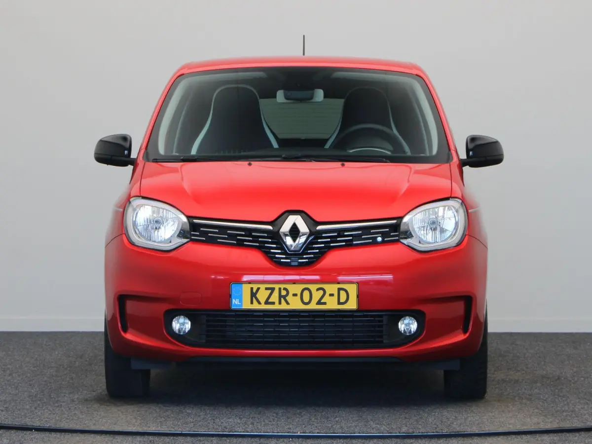Z.E. R80 Techno | 89% SOH | Stoelverwarming | Navigatiesysteem | Apple Carplay Android Auto | Lichtmetalen velgen | Achteruitrijcamera |