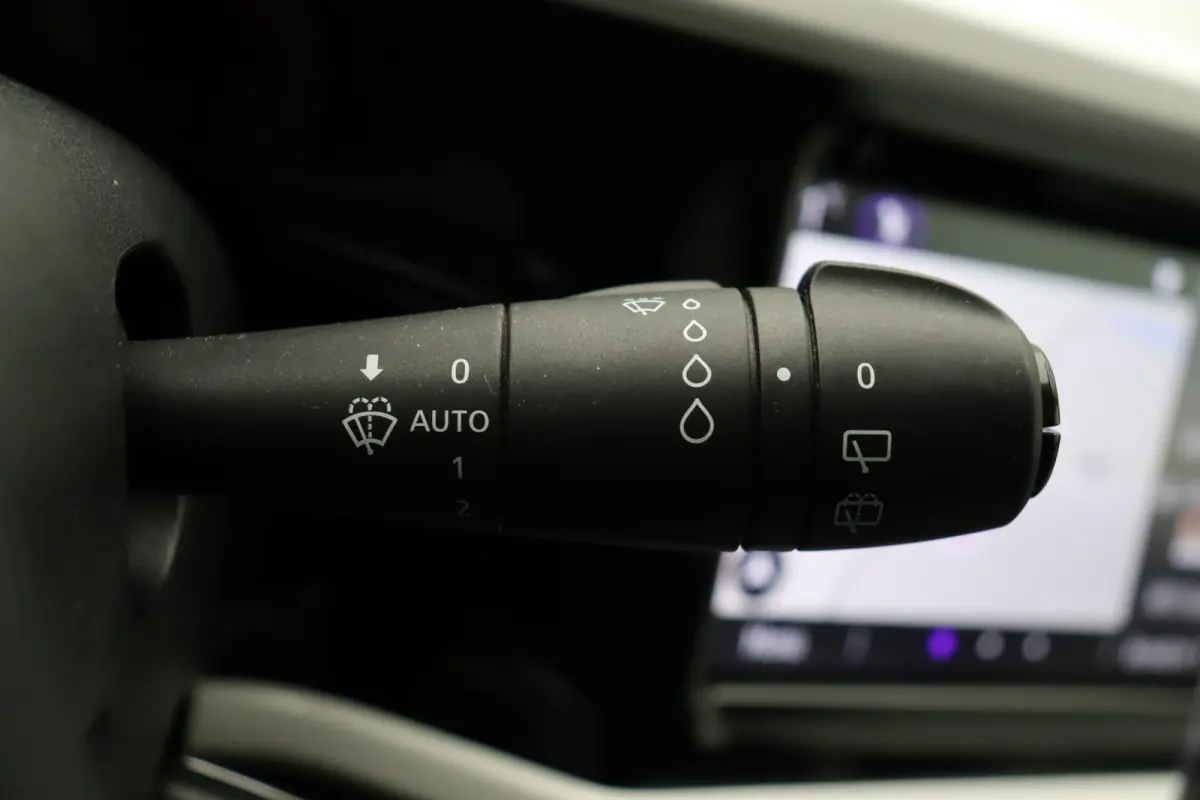 Z.E. R80 Techno | 89% SOH | Stoelverwarming | Navigatiesysteem | Apple Carplay Android Auto | Lichtmetalen velgen | Achteruitrijcamera |
