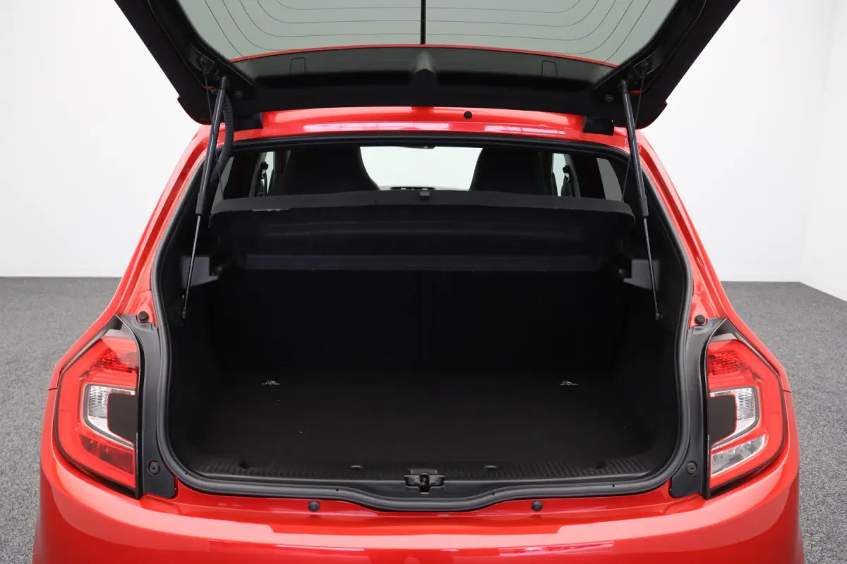 Z.E. R80 Techno | 89% SOH | Stoelverwarming | Navigatiesysteem | Apple Carplay Android Auto | Lichtmetalen velgen | Achteruitrijcamera |