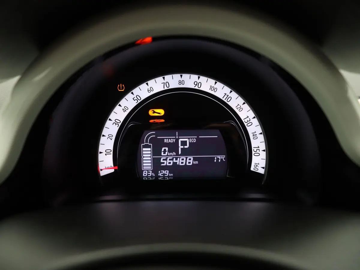 Z.E. R80 Techno | 89% SOH | Stoelverwarming | Navigatiesysteem | Apple Carplay Android Auto | Lichtmetalen velgen | Achteruitrijcamera |