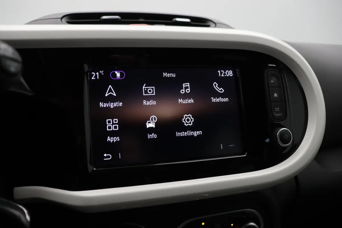 Z.E. R80 Techno | 89% SOH | Stoelverwarming | Navigatiesysteem | Apple Carplay Android Auto | Lichtmetalen velgen | Achteruitrijcamera |