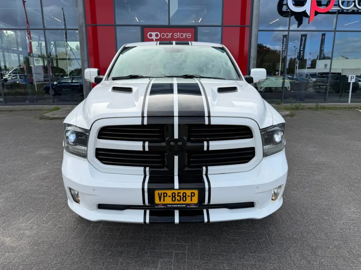 1500 5.7 V8 Quad Cab 6'4 | Panorama | Camera | Stoel ventilatie verwarming | Keyles | Elektrische stoelen |