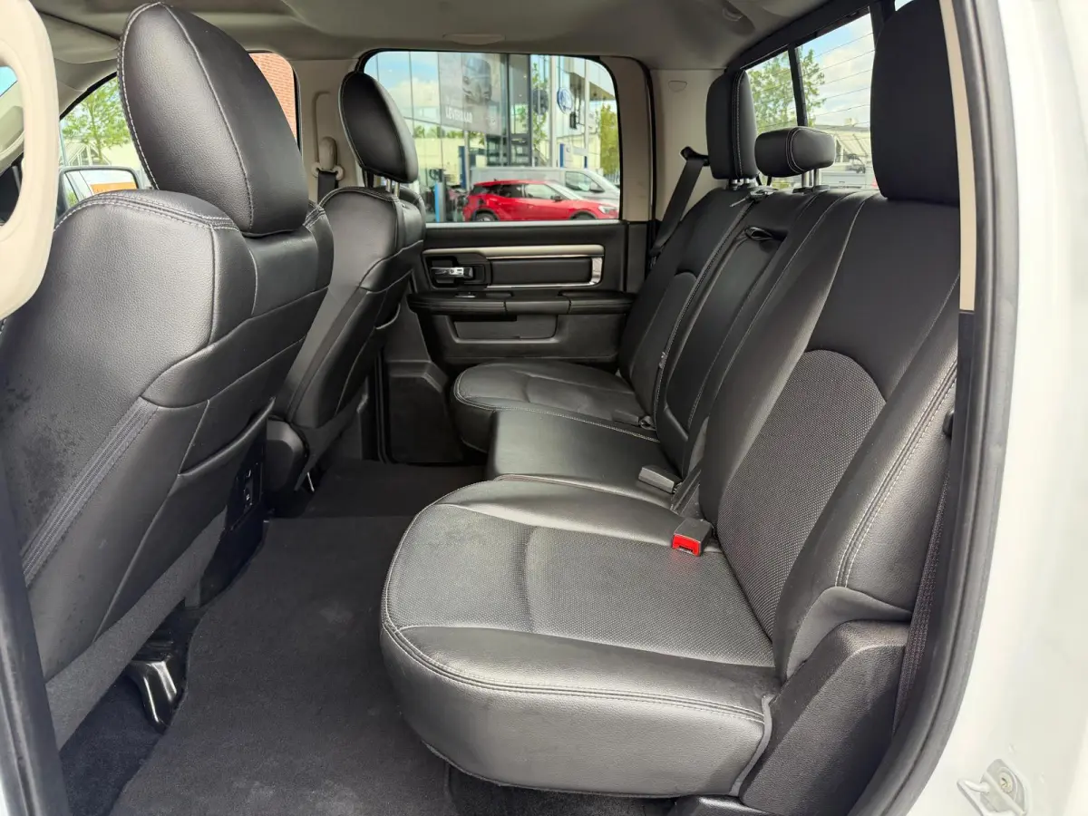 1500 5.7 V8 Quad Cab 6'4 | Panorama | Camera | Stoel ventilatie verwarming | Keyles | Elektrische stoelen |