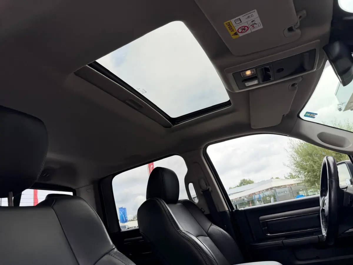 1500 5.7 V8 Quad Cab 6'4 | Panorama | Camera | Stoel ventilatie verwarming | Keyles | Elektrische stoelen |