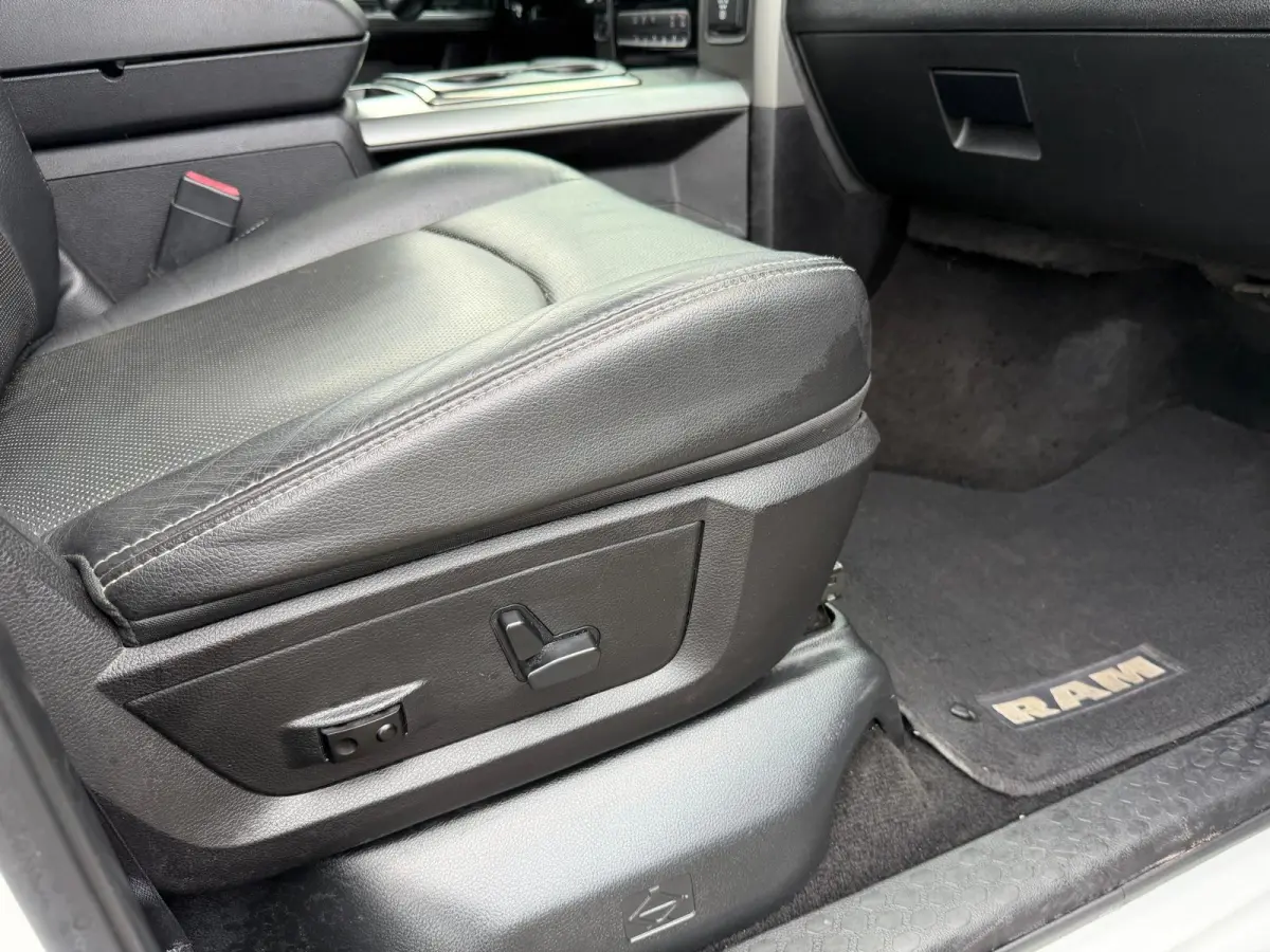 1500 5.7 V8 Quad Cab 6'4 | Panorama | Camera | Stoel ventilatie verwarming | Keyles | Elektrische stoelen |